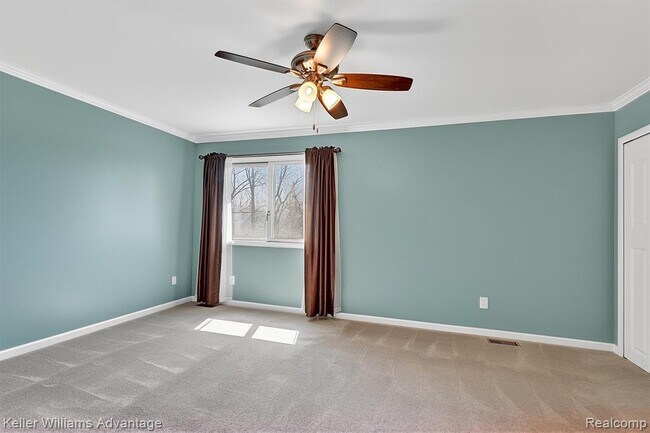 Building Photo - 40051 Finley Dr