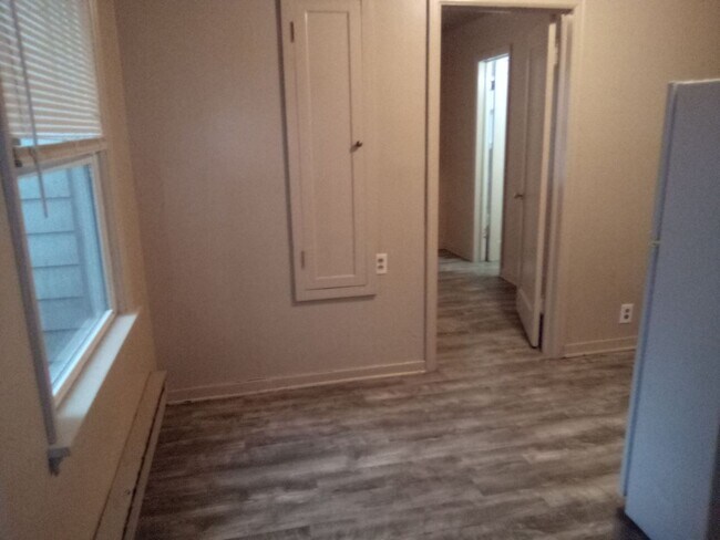 Building Photo - LOWER SOUTH HILL GEM NEAR ROCKET BAKERY