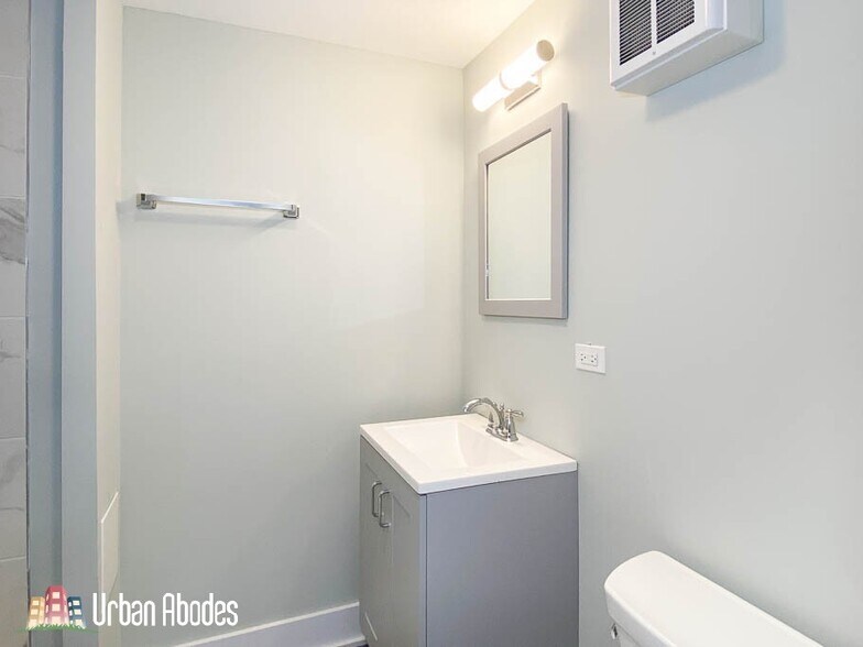 Building Photo - 727 Saint Johns Ave