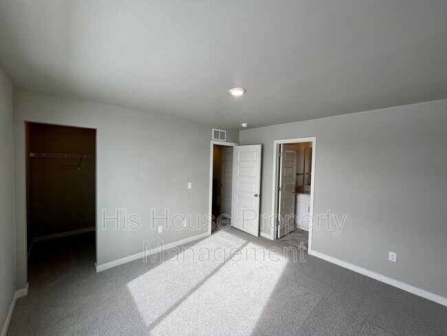 Building Photo - 1353 Reynolds St