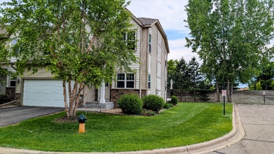 Building Photo - 2568 Vierling Dr E