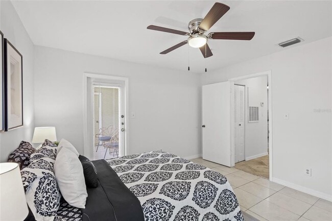 Building Photo - 4037 Crockers Lake Blvd