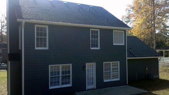 Building Photo - Beautiful 4 Bedroom Lithonia Home!