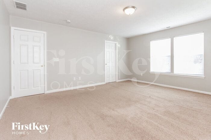 Building Photo - 527 Hollow Pear Dr