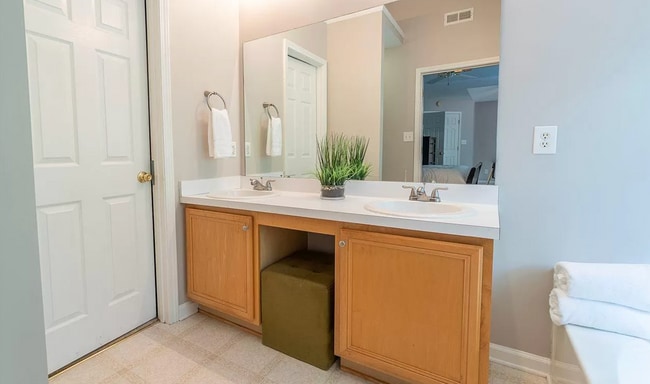 Building Photo - Beautiful 3 Bedroom in Hope Valley Farms