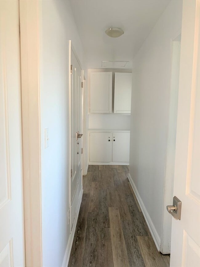 Building Photo - ***BEAUTIFUL 3 BEDROOM, 2 BATH HOUSE COMIN...