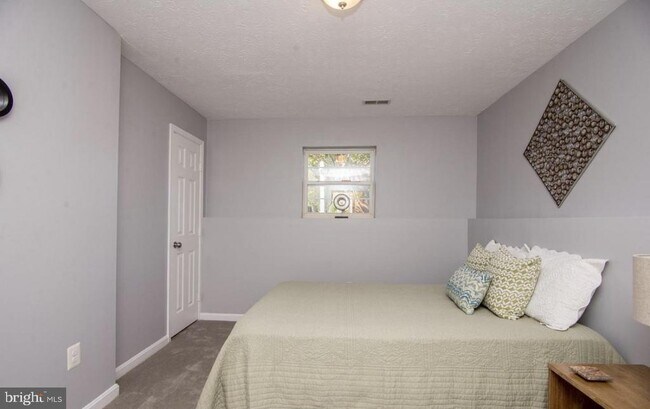 Building Photo - 8800 Community Square Ln