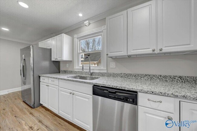 Building Photo - 117 Mandy Dr