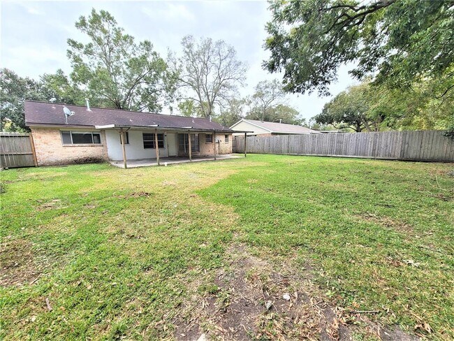 Building Photo - 955 Seagate Ln