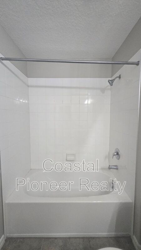 Building Photo - 9613 Sage Creek Dr