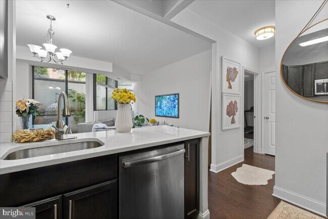 Building Photo - 955 26th St NW