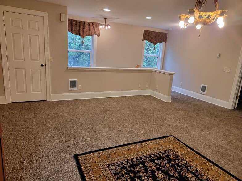 Living room - 1578 S Alpine St