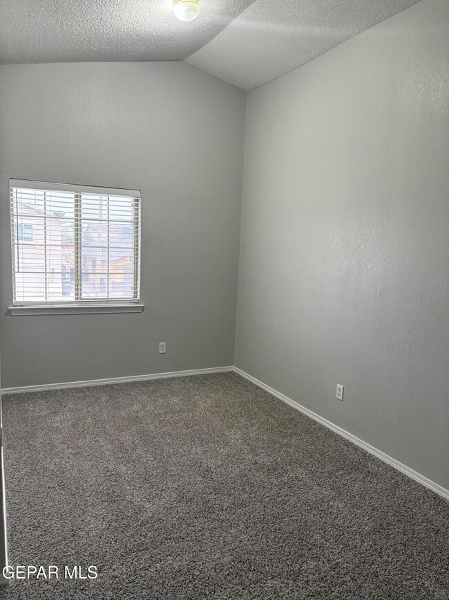 Building Photo - 14077 Tierra Delfin Dr