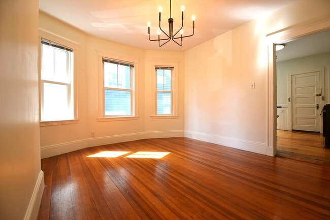 Building Photo - 82 Montebello Rd