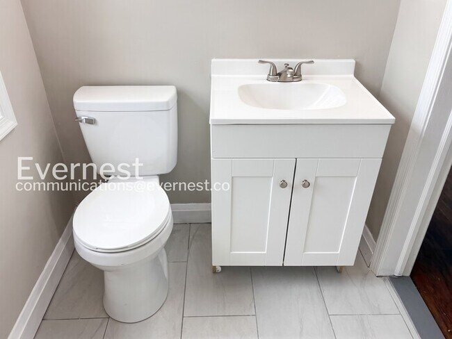 Building Photo - 1408 Cedarcroft Rd