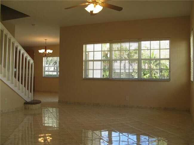 Building Photo - 6501 Sandpiper Dr