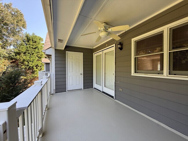 Building Photo - Spacious Two Bedroom, 2nd Floor Condo with Private Balcony. SHOWN BY APPOINTMENT ONLY!