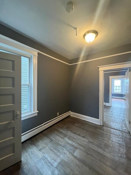 Building Photo - 164 Clendenny Ave