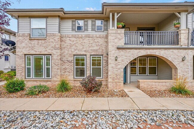 Primary Photo - $2,350 - 2 Bed, 2 Bath Condo in Aurora wit...