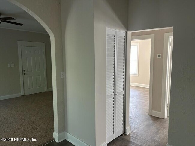 Building Photo - 678 Ivy St