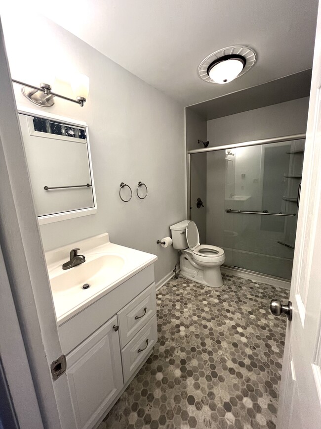 Building Photo - 41C White Farms Rd