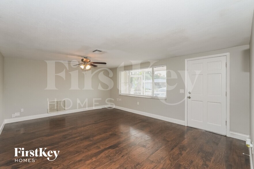 Building Photo - 3625 Galway Dr