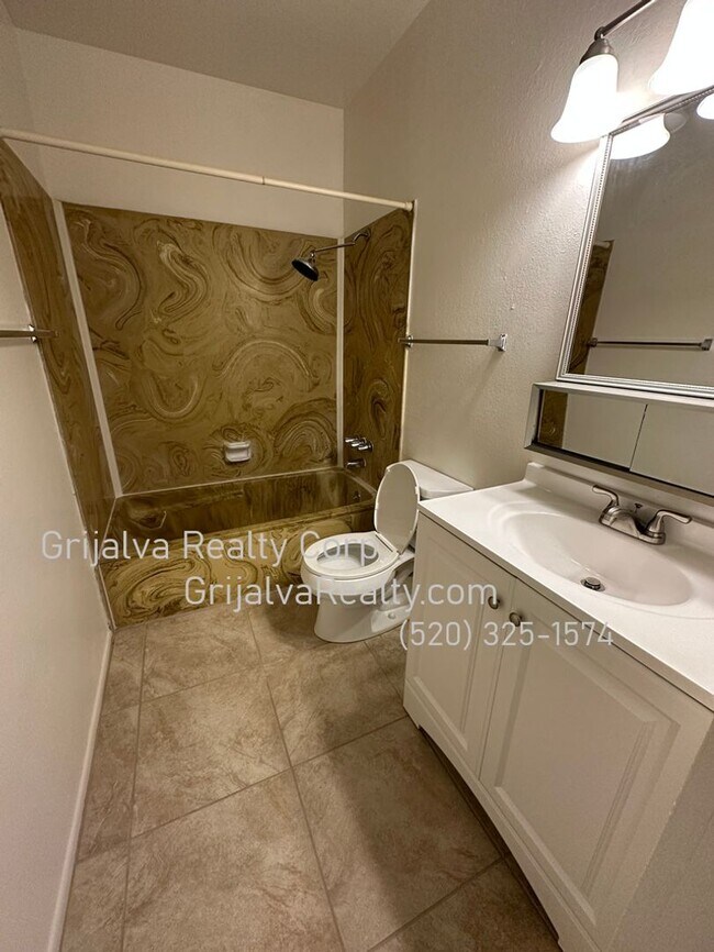 Building Photo - 2838 N Sparkman Blvd