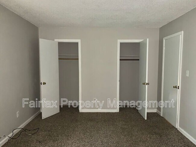 Building Photo - 1419 Cherrycrest Drive