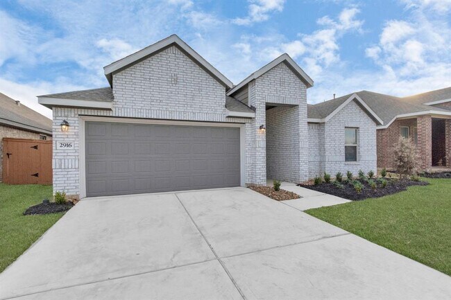 Building Photo - 2916 Cordova Hl Dr