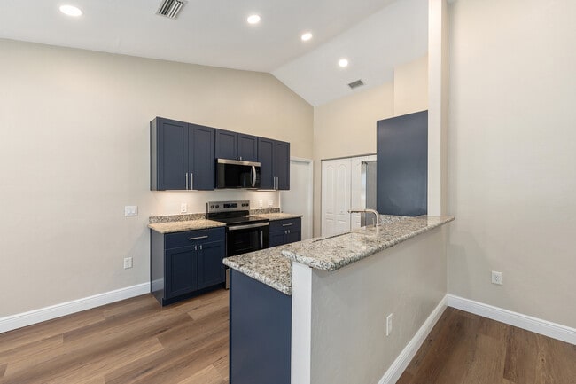 Building Photo - 6523 NW 109th Pl