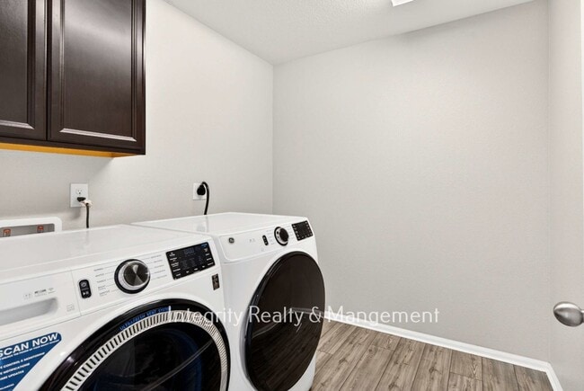 Building Photo - 2571 Ambience Ln