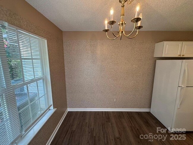 Building Photo - 8419 Southgate Commons Dr