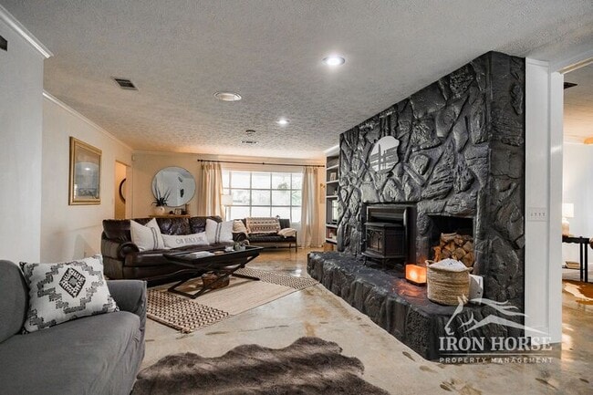 Building Photo - 130 Austin Dr