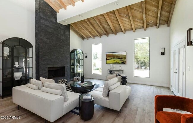 Building Photo - 11212 N Sundown Dr