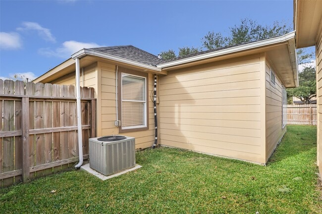 Building Photo - 12407 Clara Hills Ln