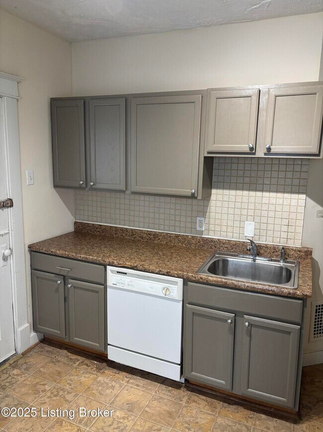 Building Photo - 163 N Keats Ave