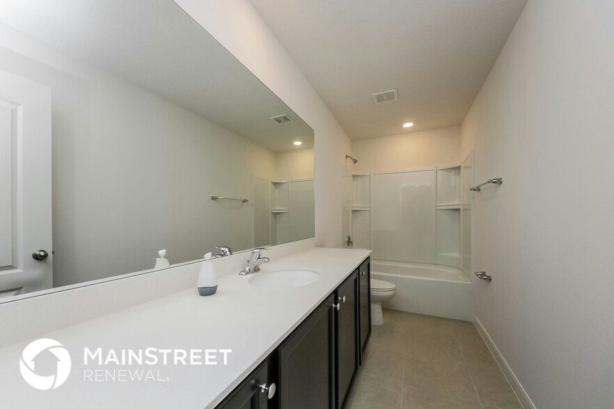 Building Photo - 1350 Brenway Dr