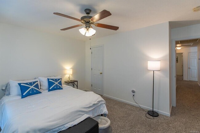 Building Photo - 616 Castle Brook Dr