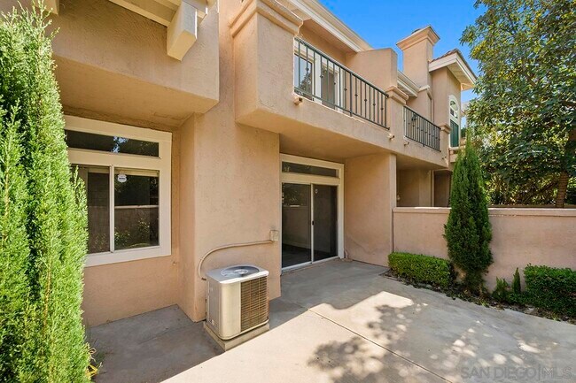 Building Photo - 7274 Shoreline Dr