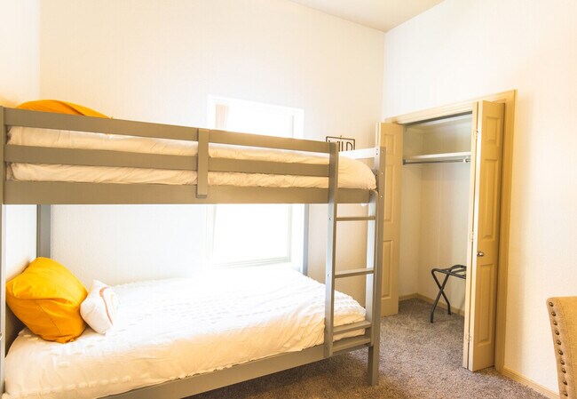 Building Photo - 1932 Sonoma Ranch Blvd