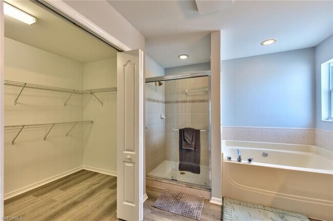 Building Photo - 11533 Woodmount Ln