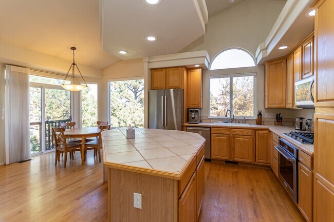 Building Photo - Peaceful University Park Home with Mountain Views!!