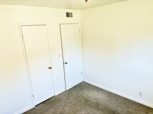 Building Photo - 631 N 120 E