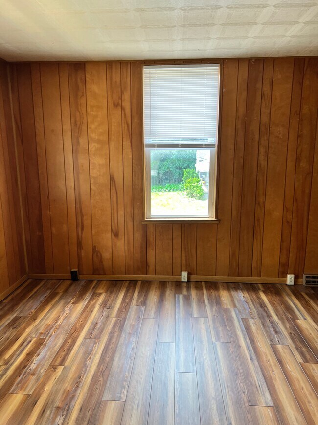 Building Photo - 612 Grant Ave