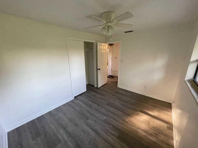 Building Photo - Beautiful home!