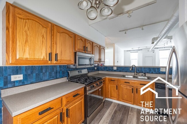 Building Photo - 1844 W Henderson St