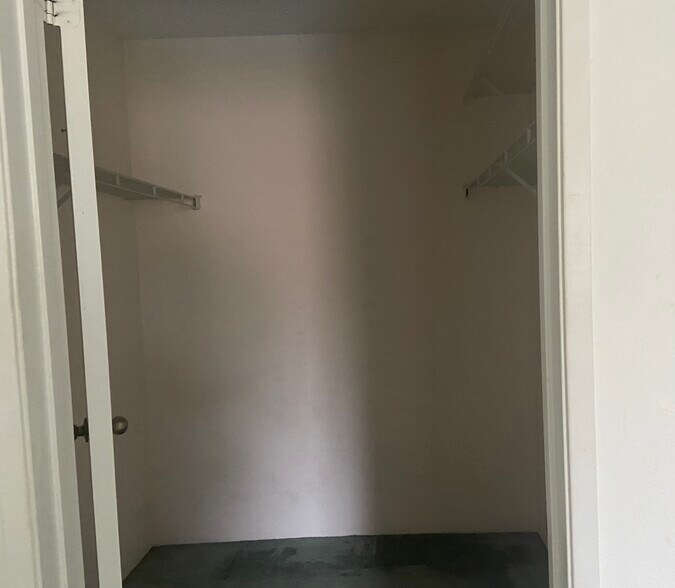 Building Photo - 17161 Alva Rd