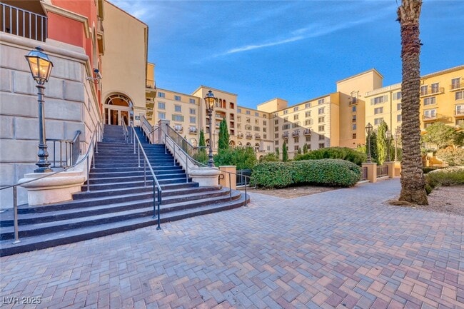 Building Photo - 375 Portus Delphini Ct