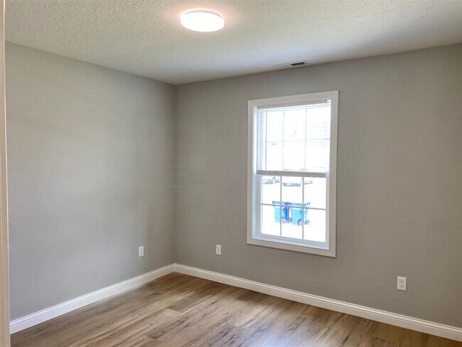 Building Photo - 524 Denver Cir