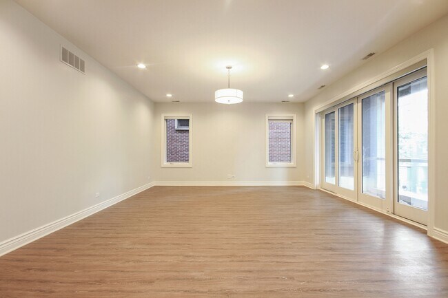 Building Photo - 1455 N Wieland St